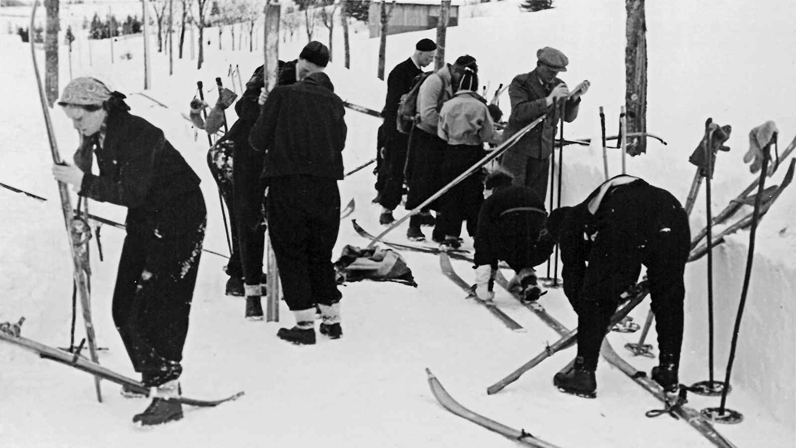 Die ersten Bergverlags-Skikurse fanden ab dem Winter 1925/26 statt, die – mit Unterbrechungen – bis ins Jahr 1955/56 bestanden.